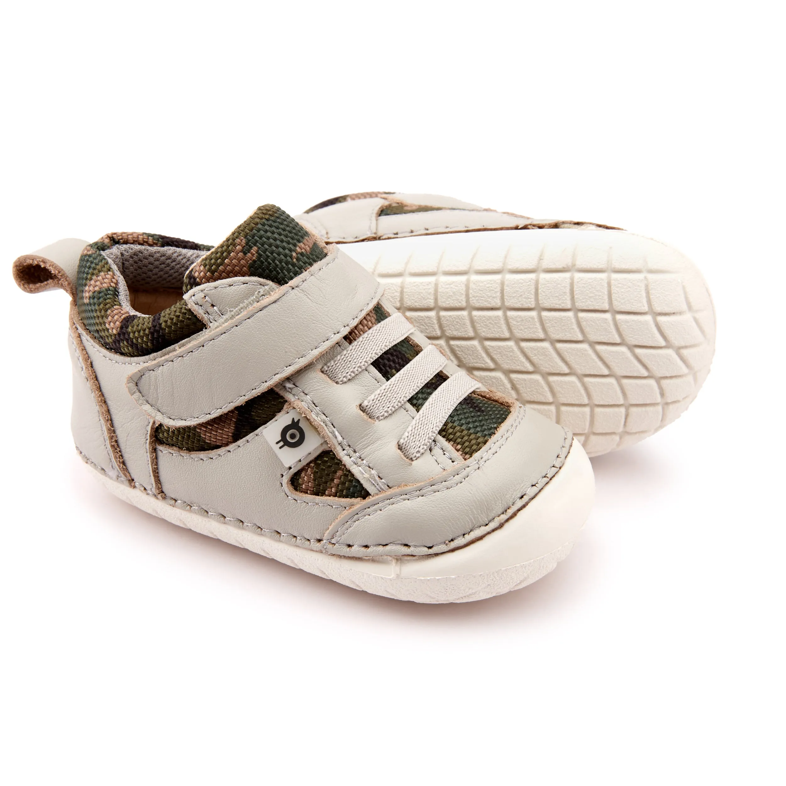 Old Soles Boy's 4047 Bru Pave Shoe - Gris/Army Green/Light Grey on train