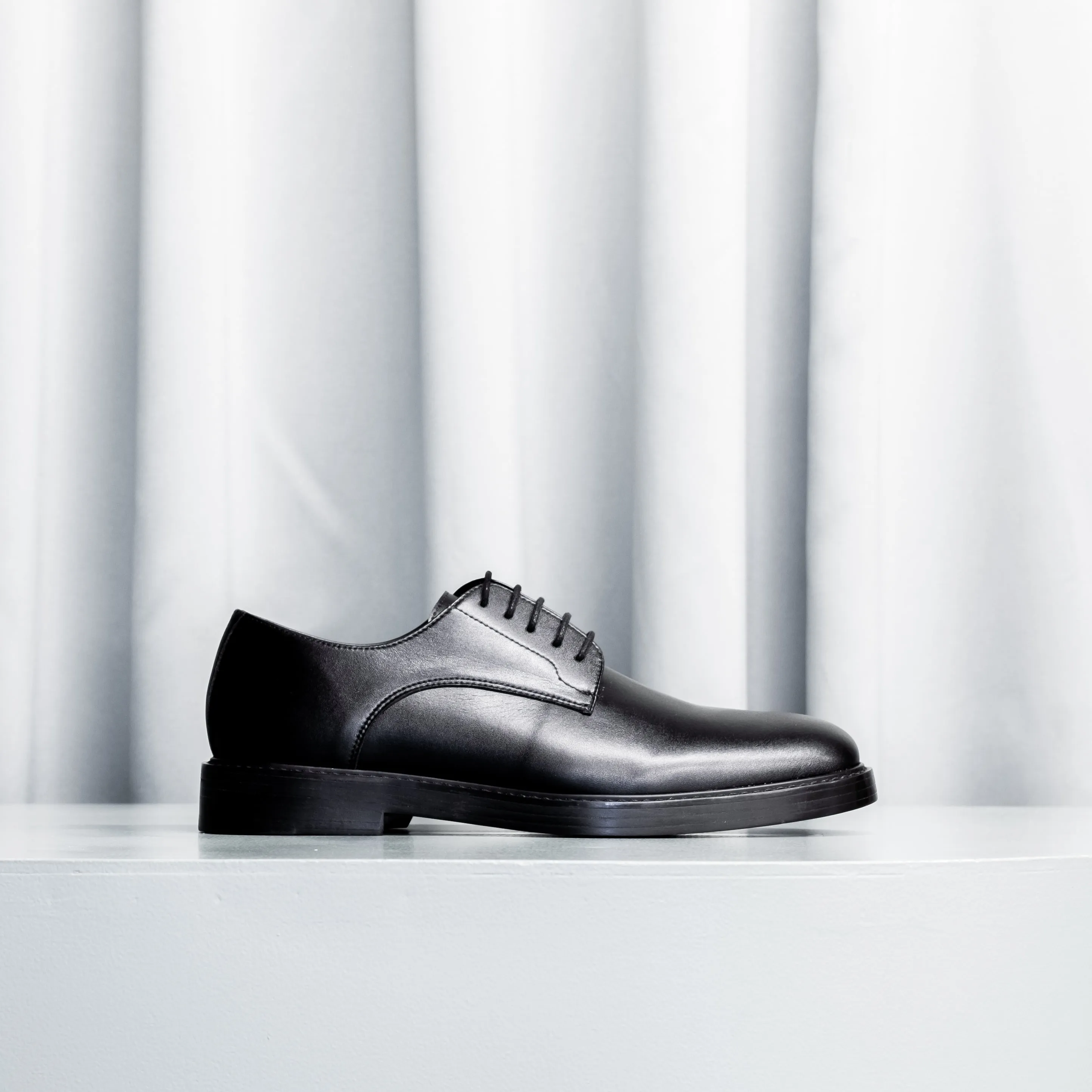 Olof Derby in Black from Green Laces comfort tone