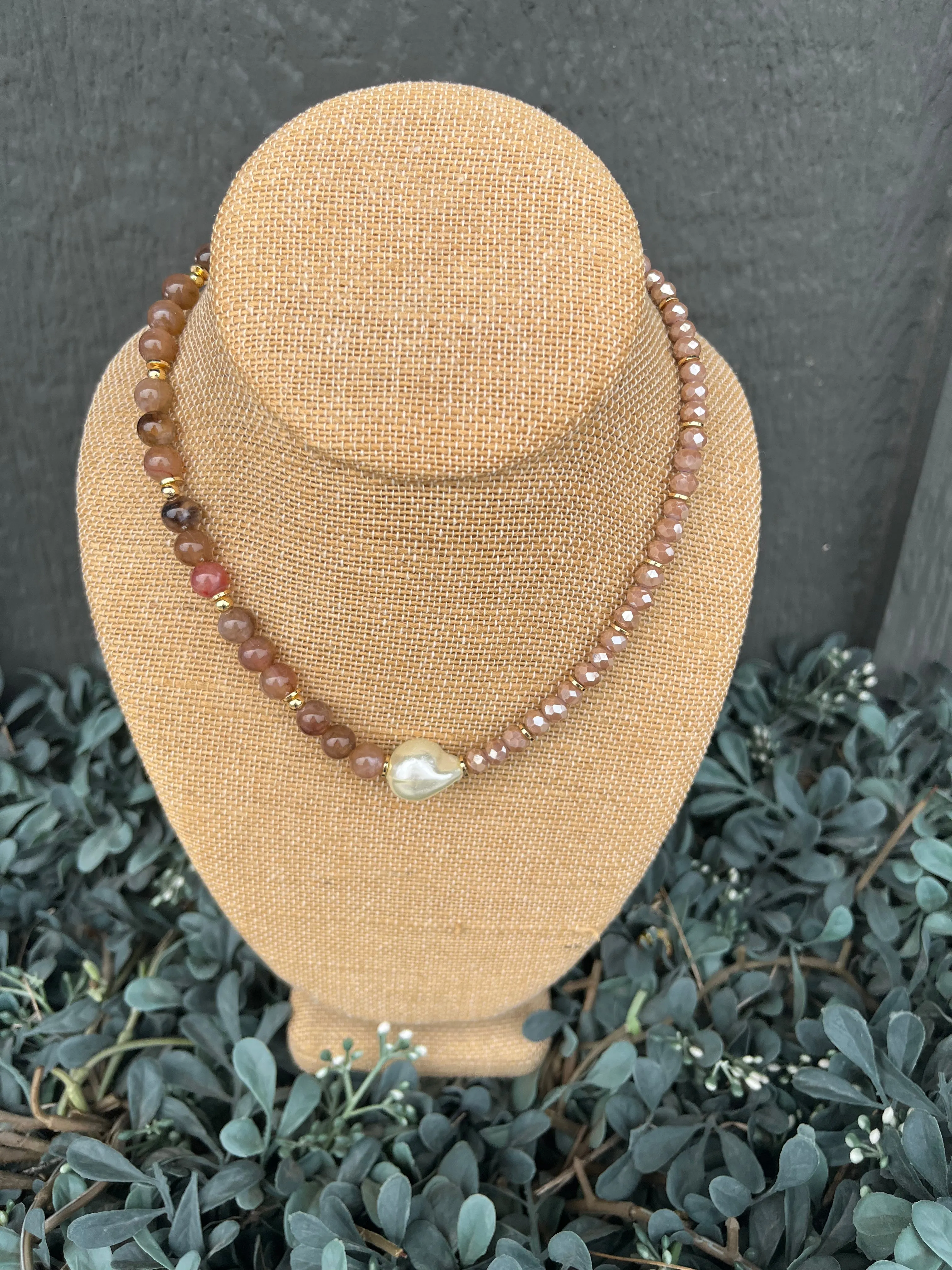 Pearl Beaded Necklace Fashion Element
