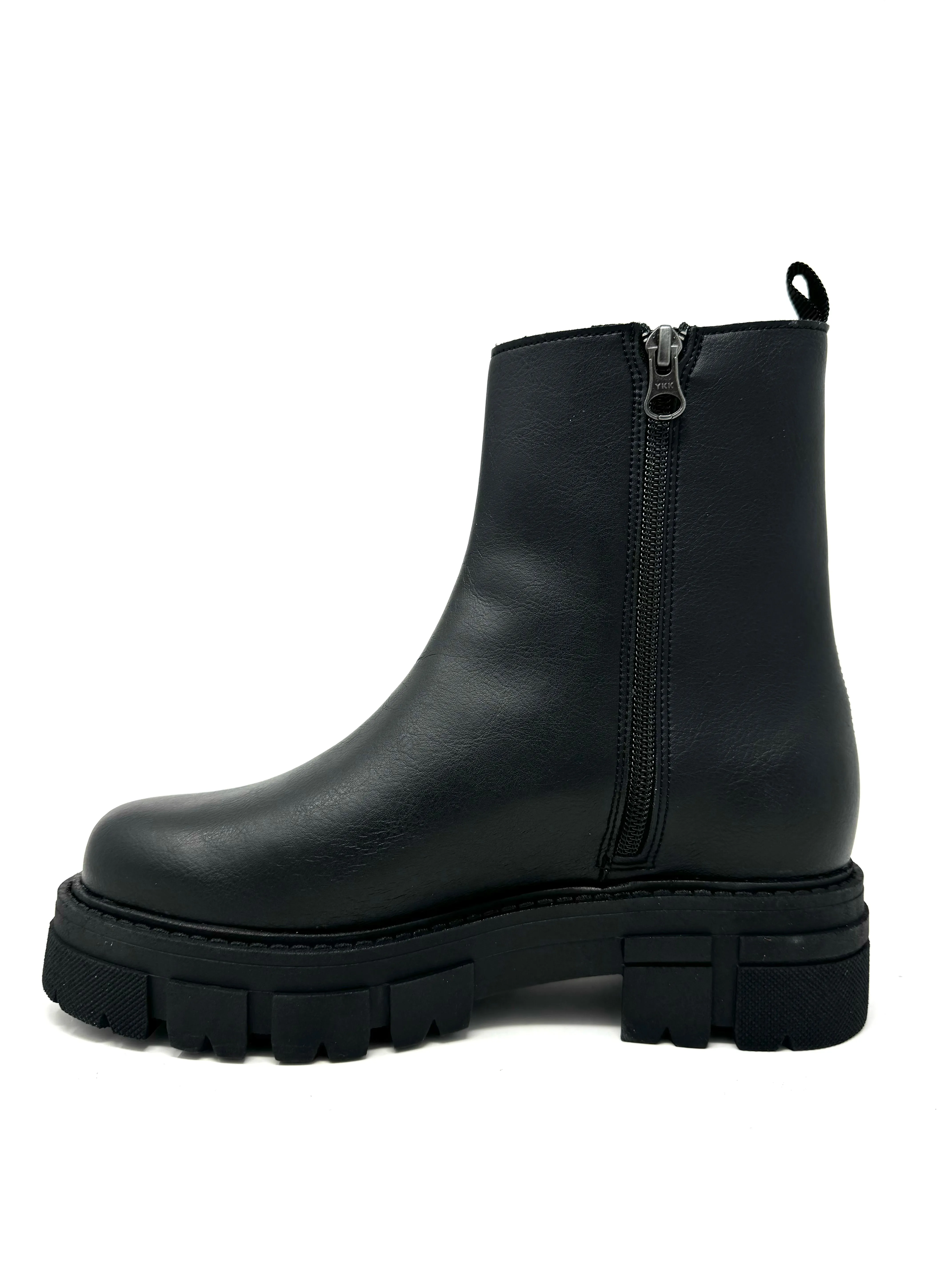Poppy Boot in Black from Novacas feel safe