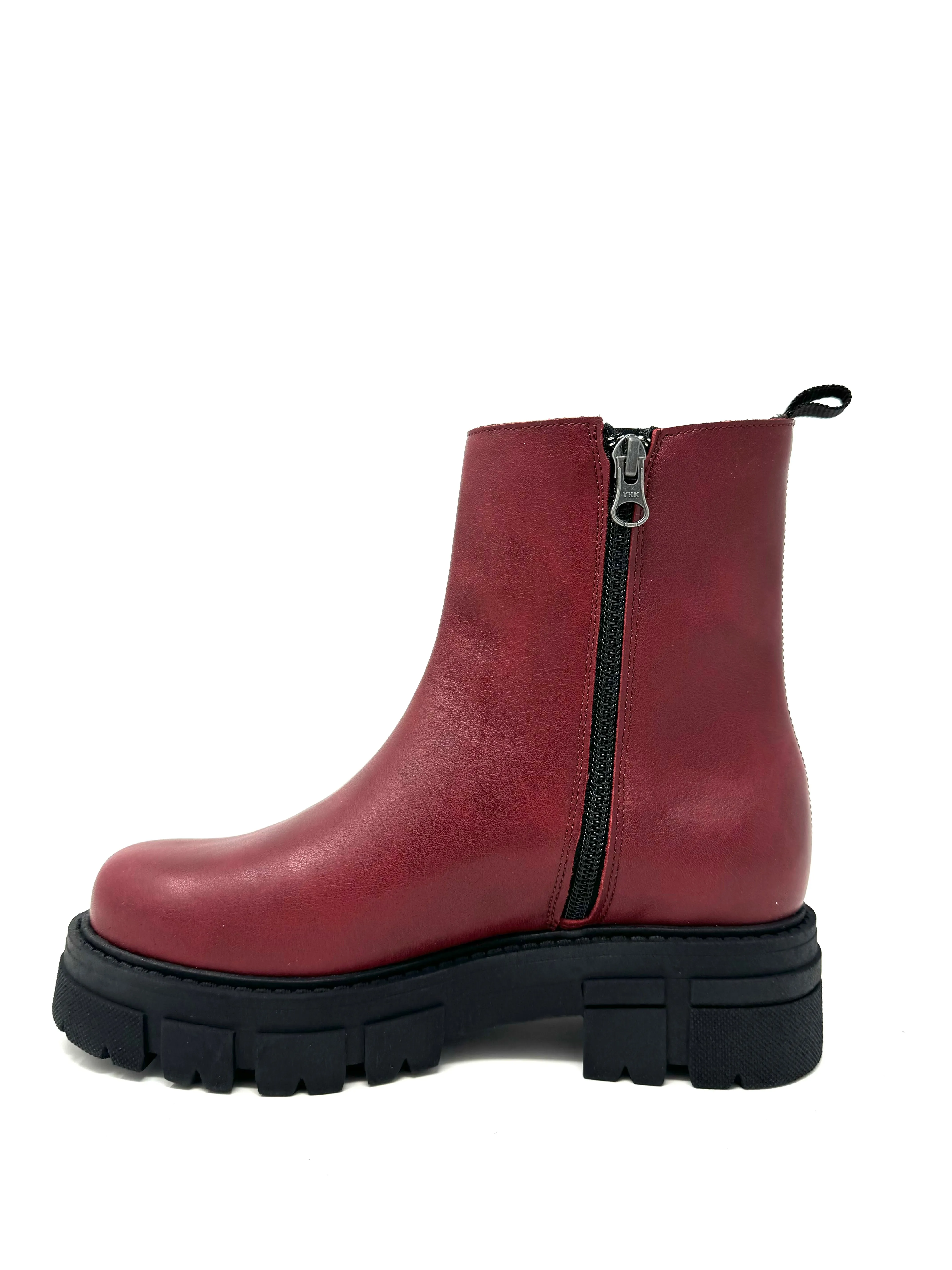 Poppy Boot in Bordeaux from Novacas forest trek