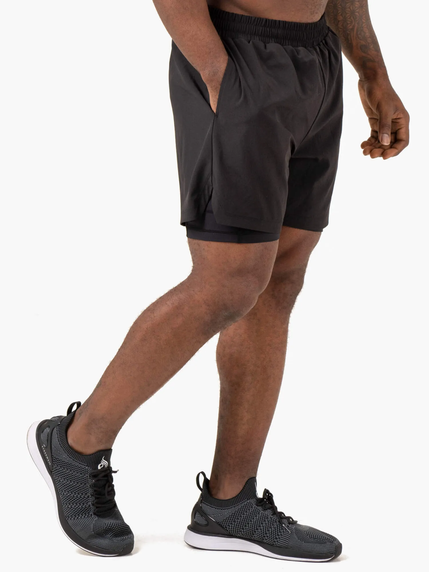 Pursuit 2 In 1 Training Shorts - Black seamless style