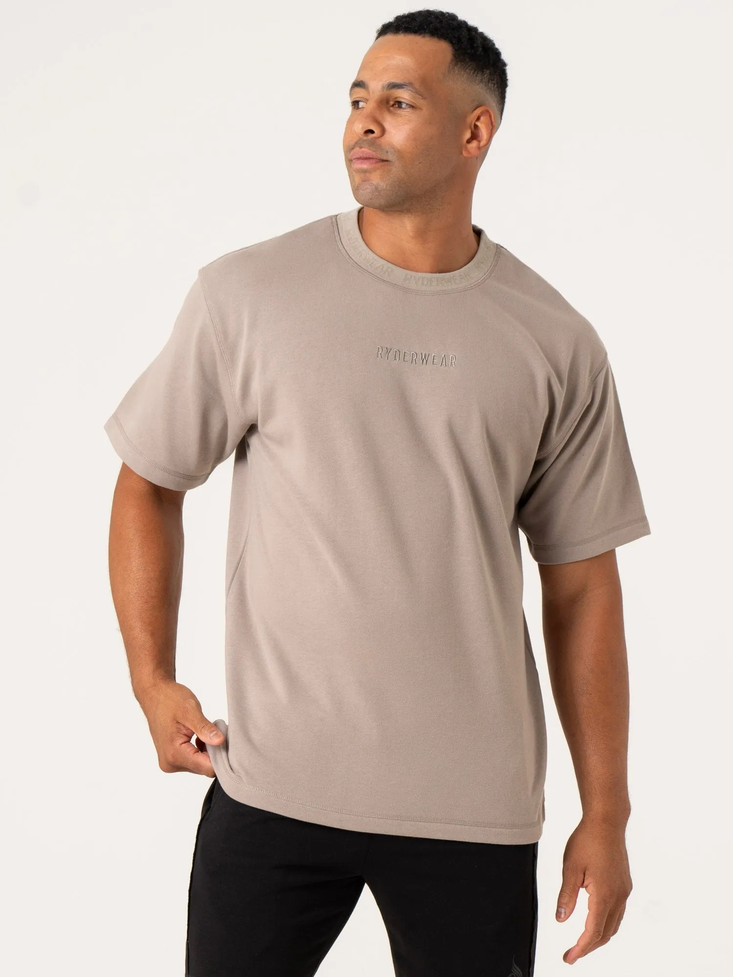Pursuit Fleece T-Shirt - Taupe casual comfort
