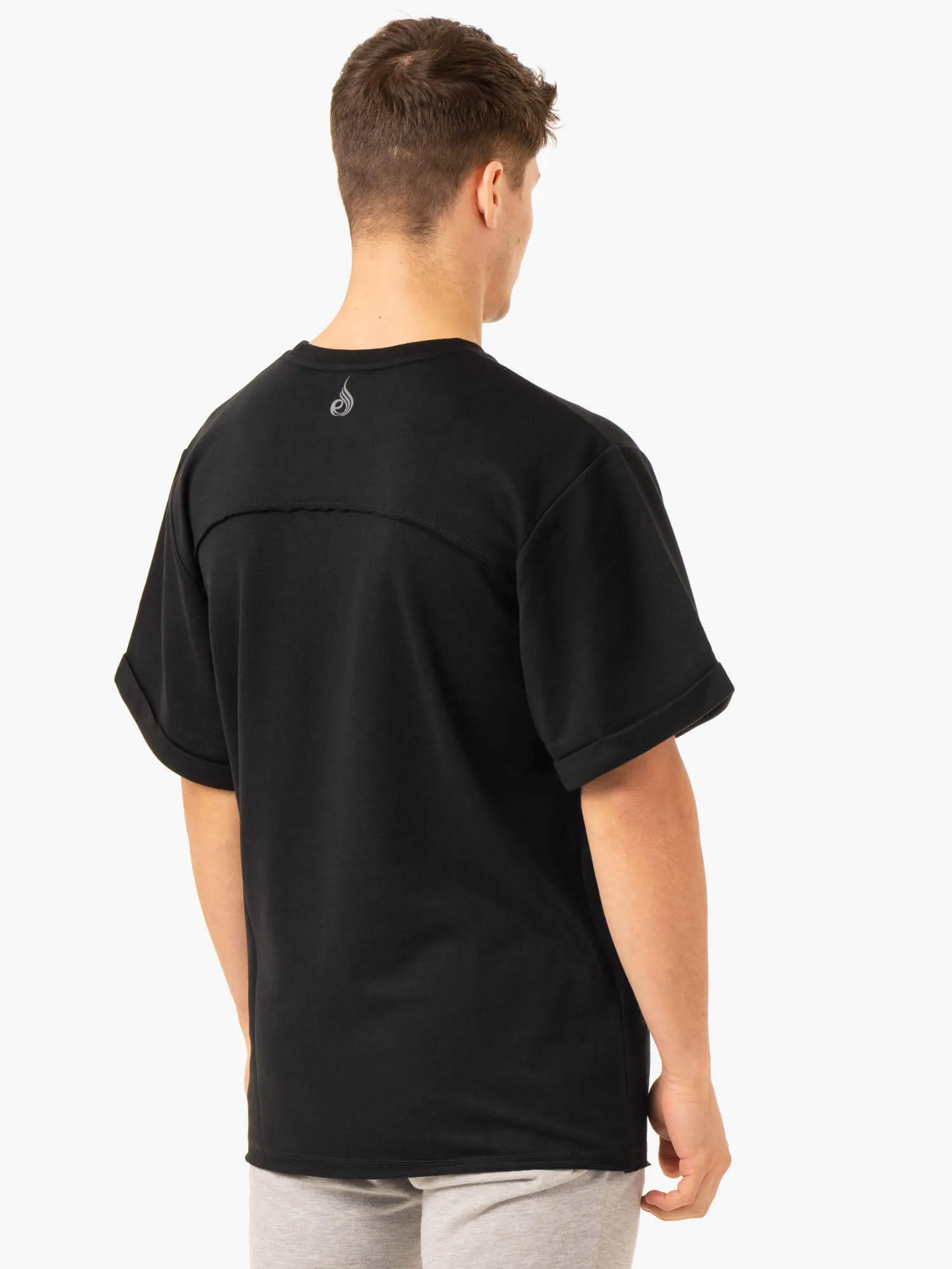 Pursuit Oversized Fleece T-Shirt - Black sporty appeal