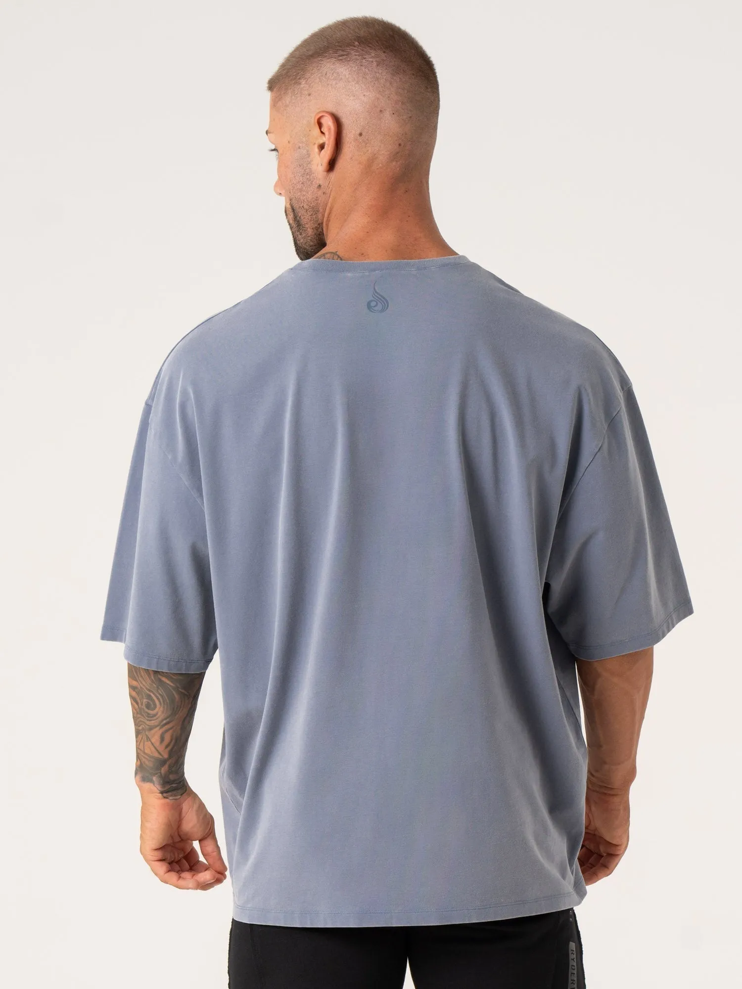 Pursuit Oversized T-Shirt - Denim Blue Stonewash casual look