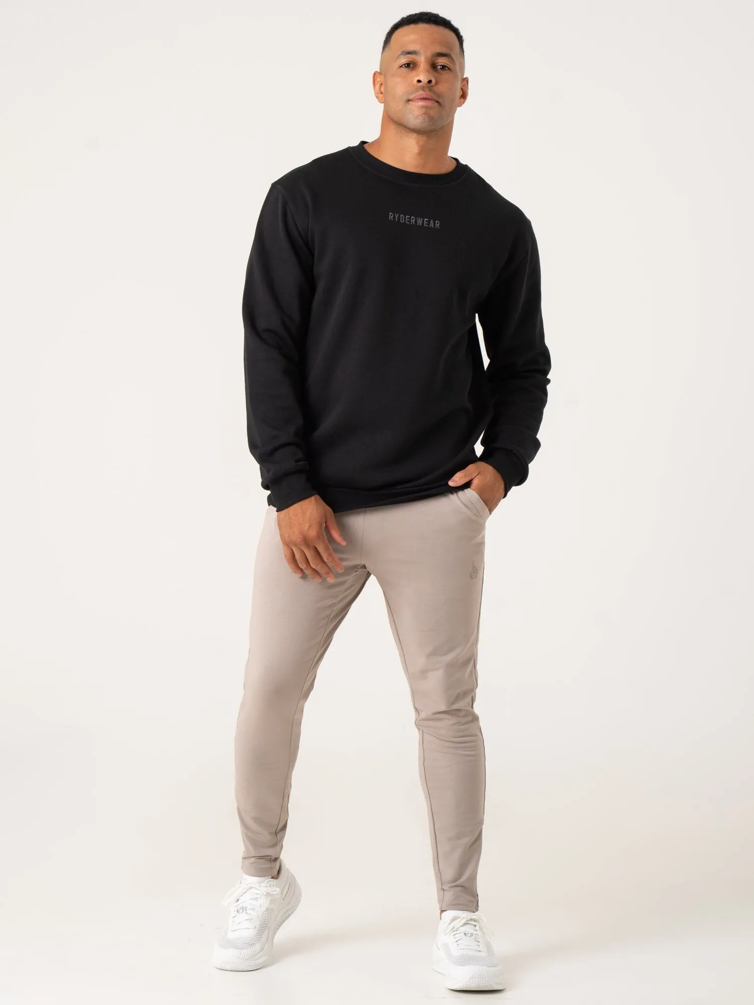 Pursuit Pullover - Black easy care