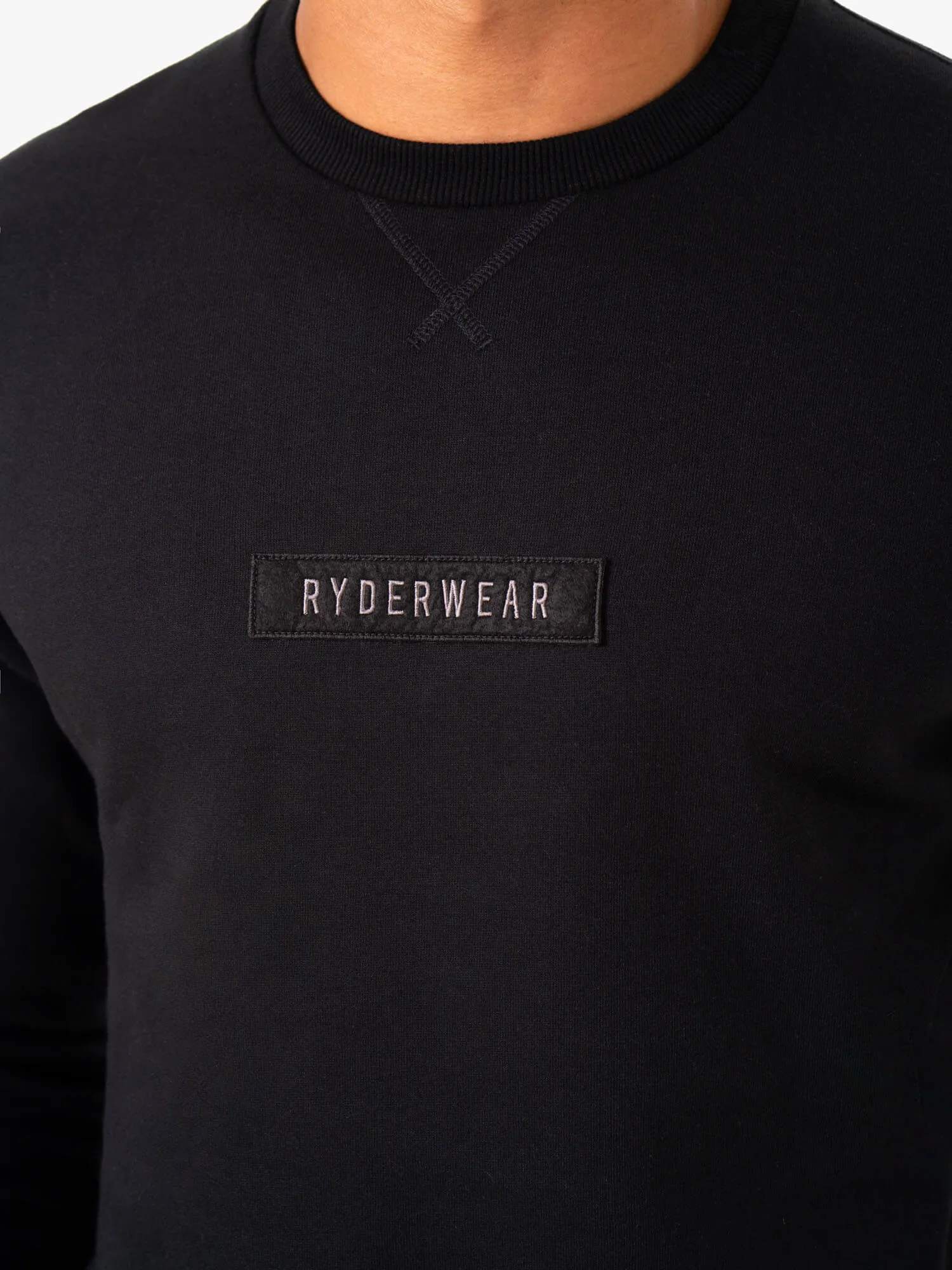 Recharge Pullover - Black urban vibe