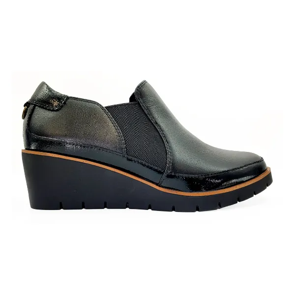 Revere Women's Mykonos Wedge Loafer Black family trip