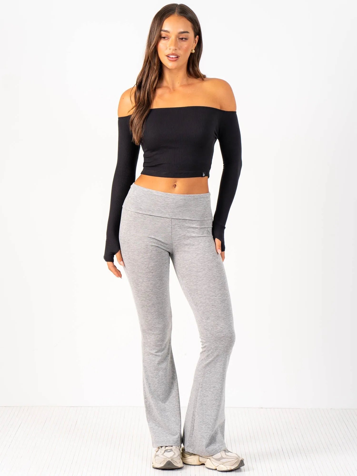 Ribbed Off Shoulder Long Sleeve Top - Black training session