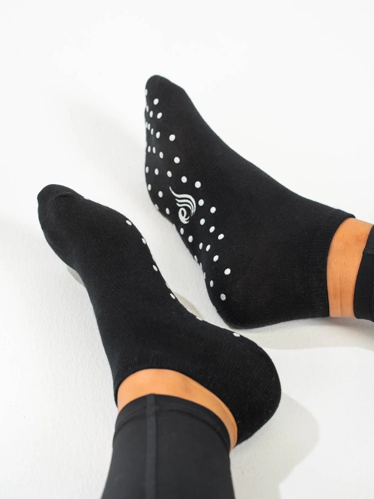 RW Pilates Ankle Grip Socks - Black Skin Soft