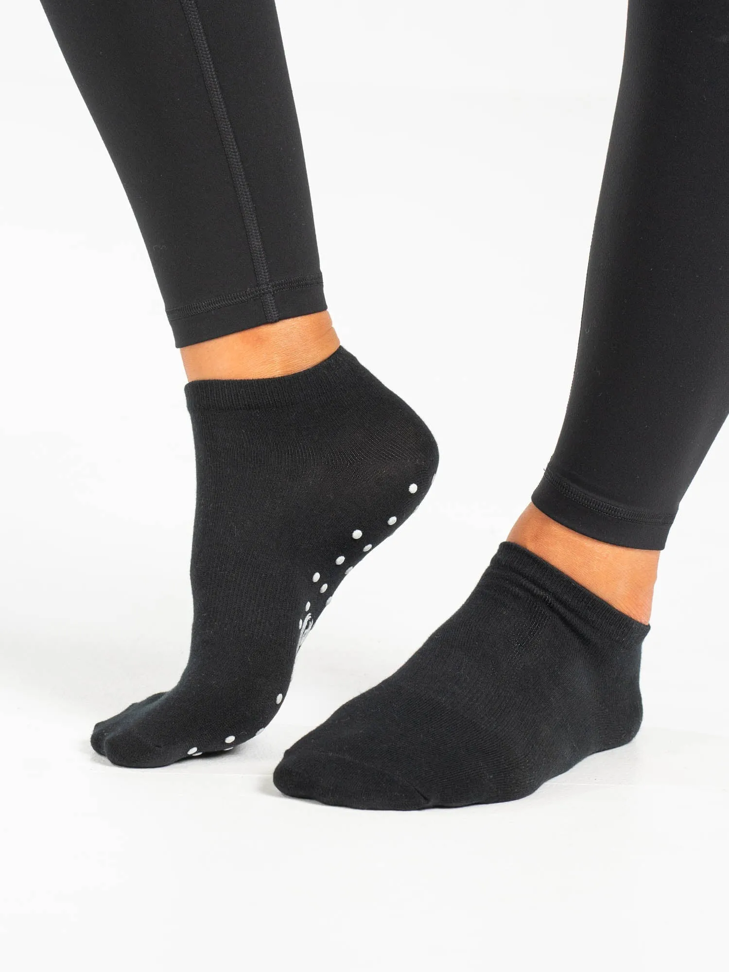 RW Pilates Ankle Grip Socks - Black Comfort Stretch