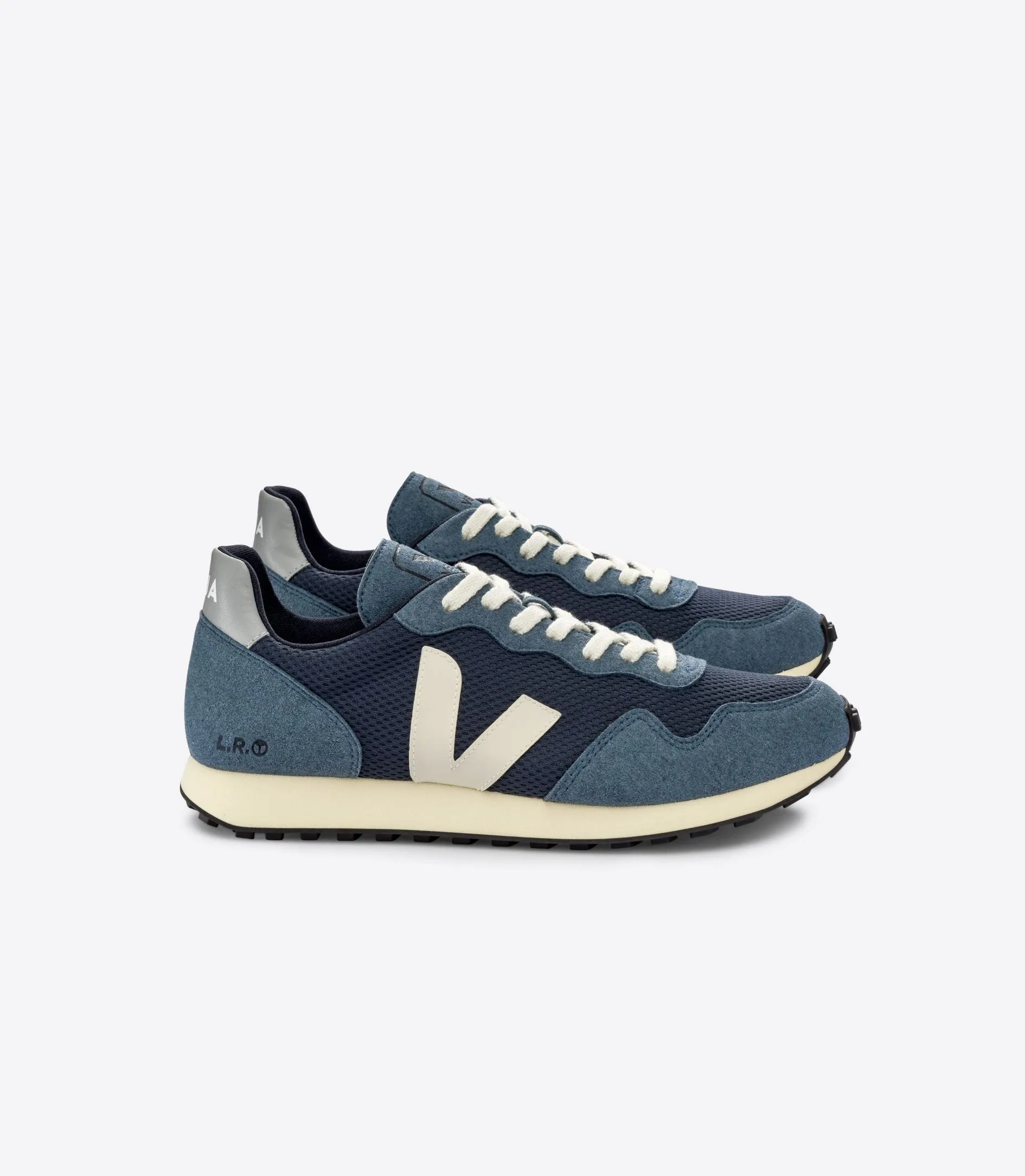 SDU in Nautico PIerre from Veja Movement Gear