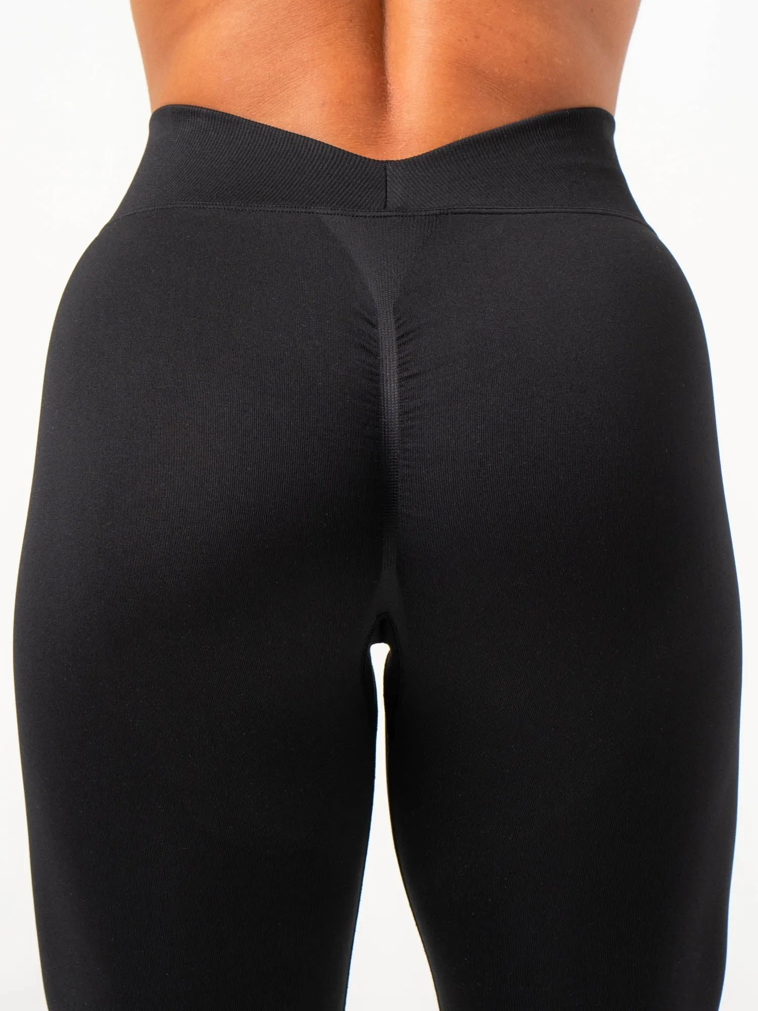 Seamless V Back Contour Leggings - Black Lightweight fabric