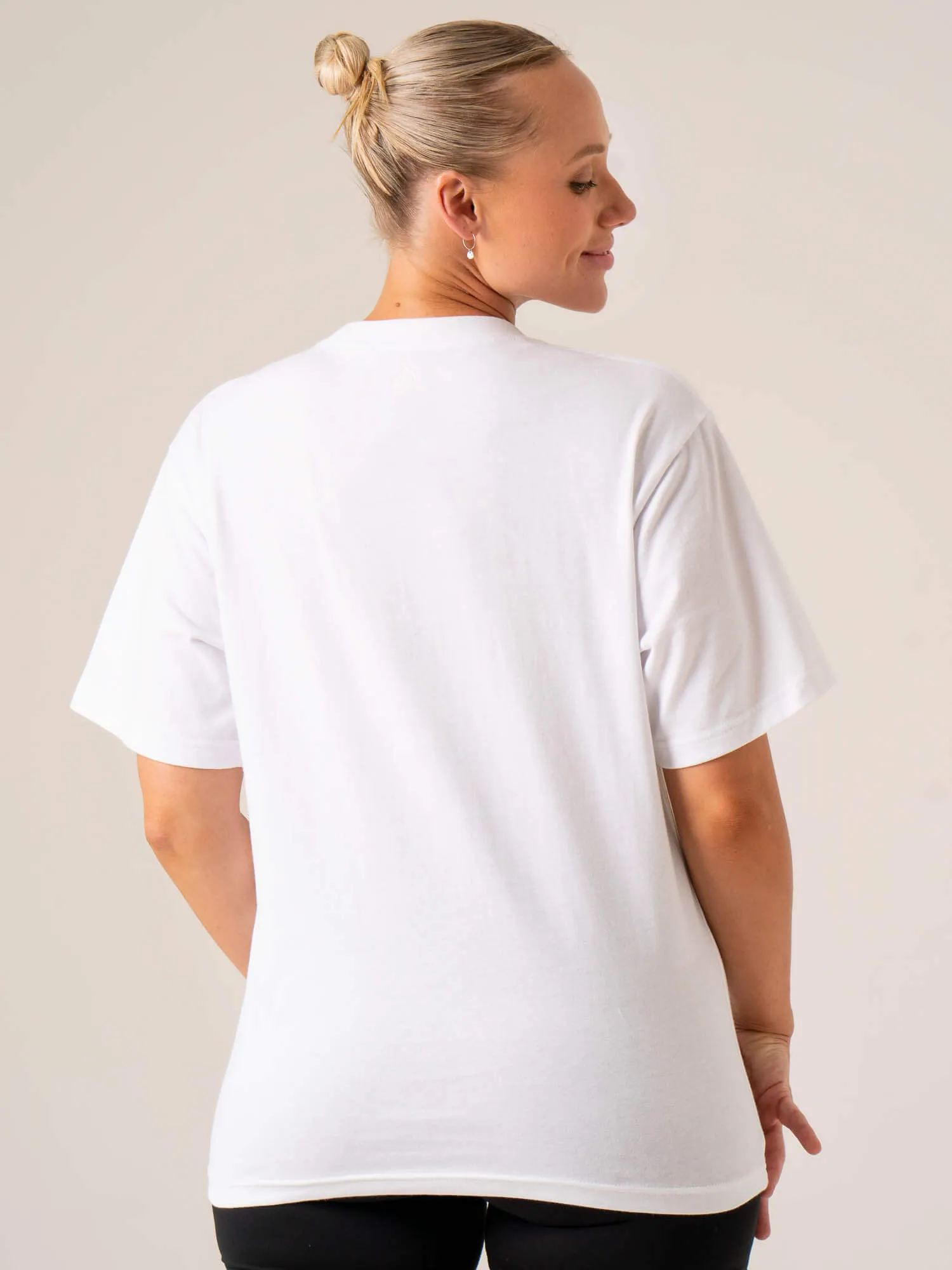 Signature T-Shirt - White sporty appeal