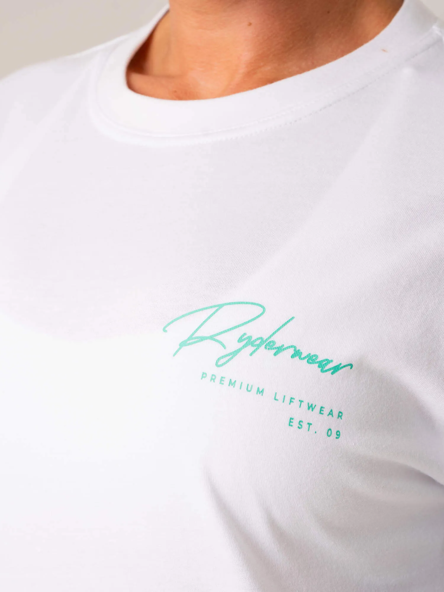 Signature T-Shirt - White daily comfort