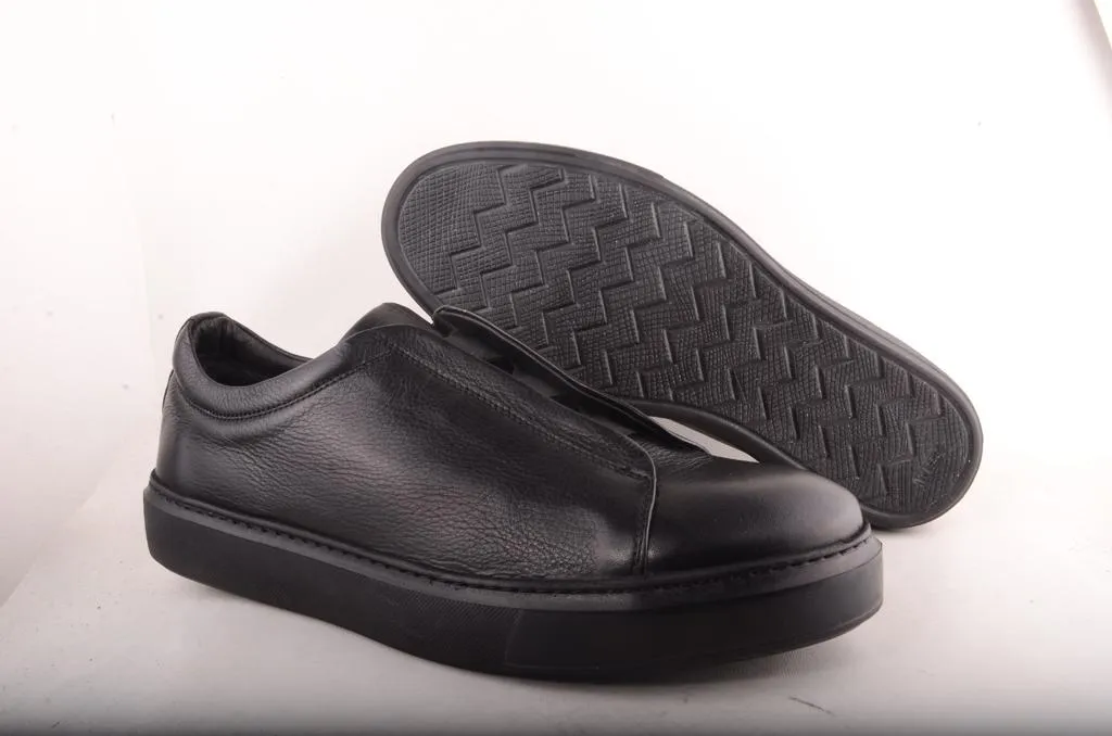 Sigotto Uomo Black Leather Slip on Sneaker Date Outfit