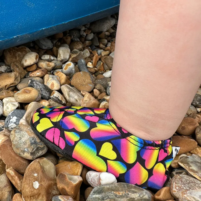 Slipfree Kid's Non Slip Shoes - Neon Hearts chill edge