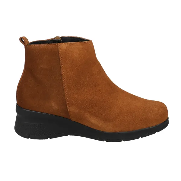 Sovella Women's Aryss Boot Tobacco quick fit