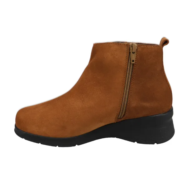 Sovella Women's Aryss Boot Tobacco fearless step