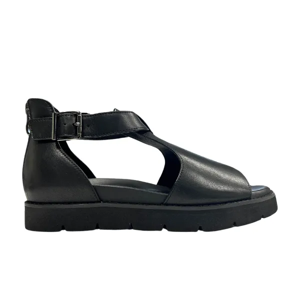 Sovella Women's Jeskie Black neat outfit
