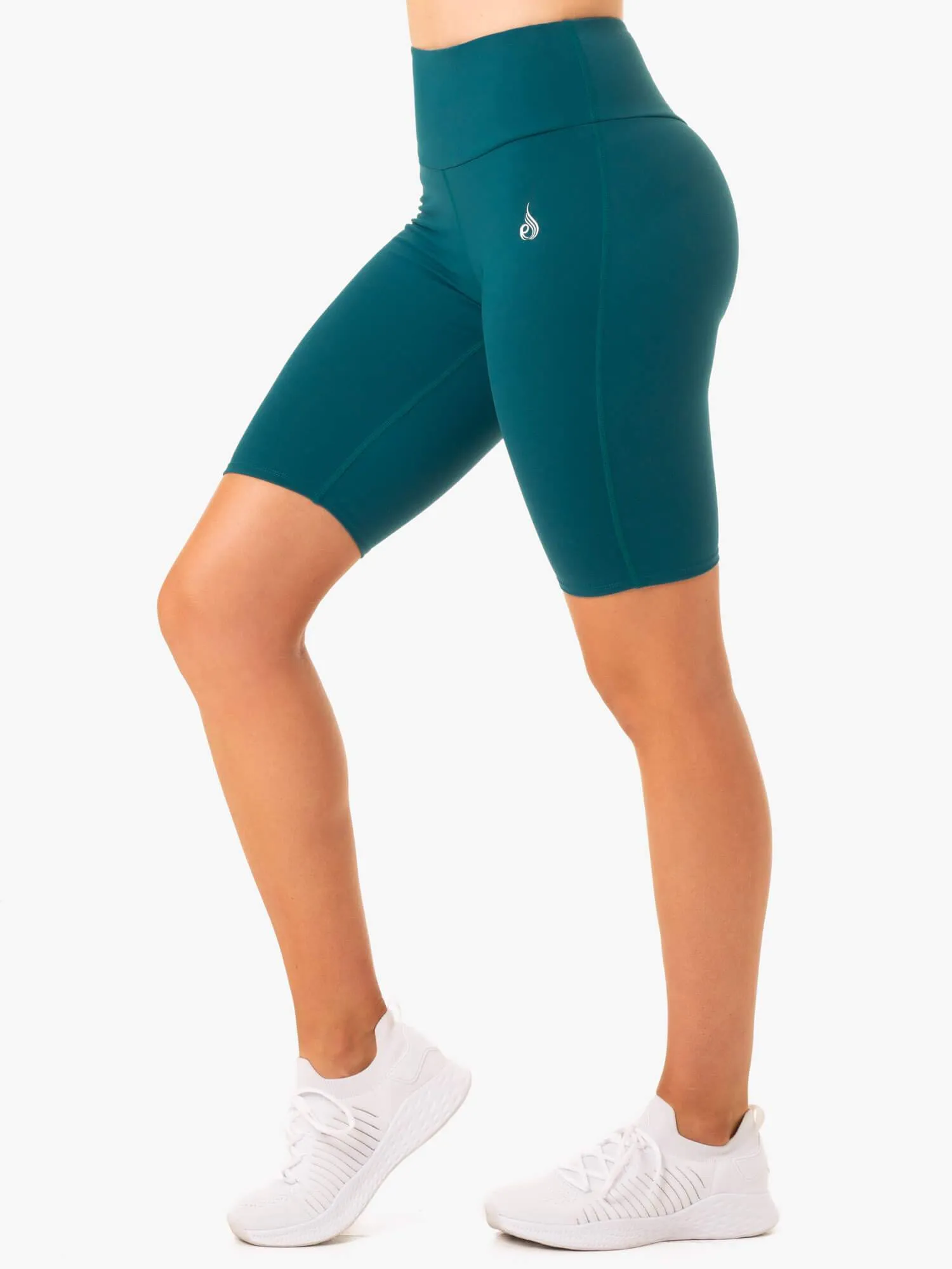 Staples Scrunch Bum Bike Shorts - Emerald breathable fabric