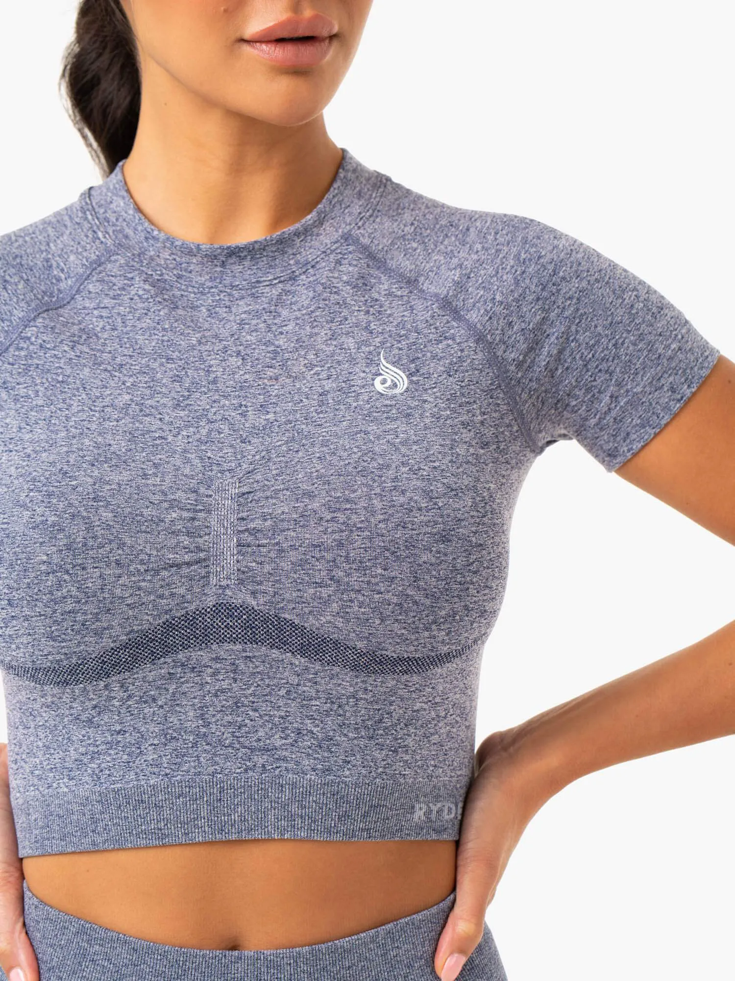 Staples Seamless T-Shirt - Navy Marl understated luxury