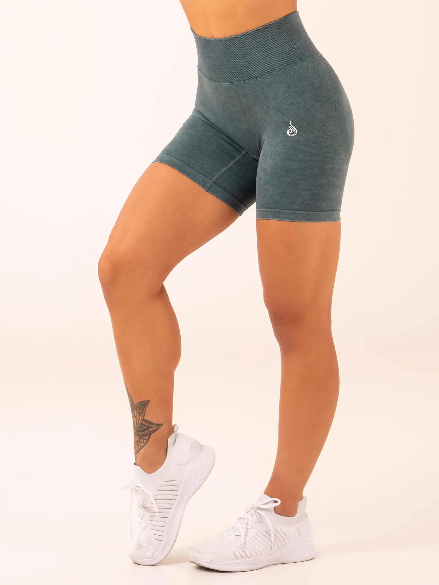 Stonewash Scrunch Seamless Shorts -  Petrol Stonewash flexible fabric