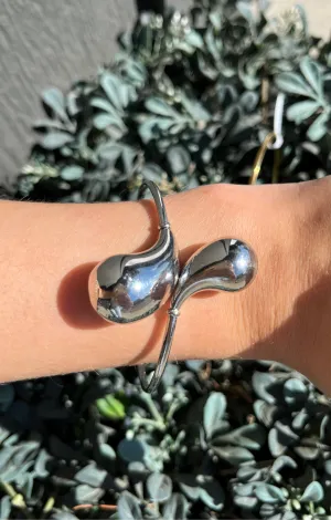 Teardrop Silver Bracelet travel mood