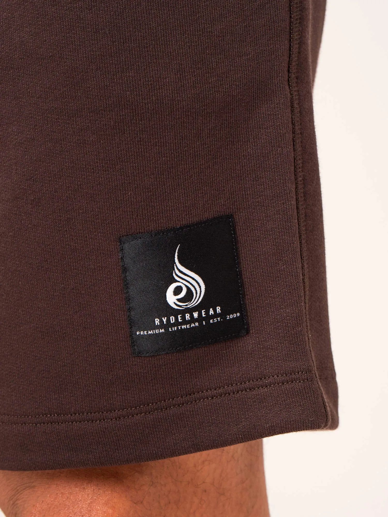Terrain Track Shorts - Dark Oak energy flow