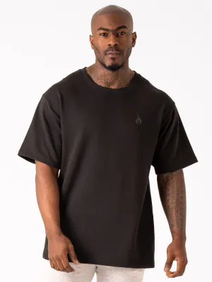 Throwback Fleece Oversized T-Shirt - Black urban jungle