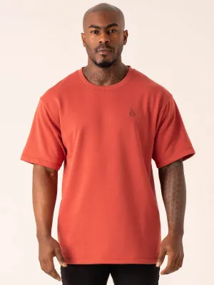 Throwback Oversized Fleece T-Shirt - Dusty Red casual fit