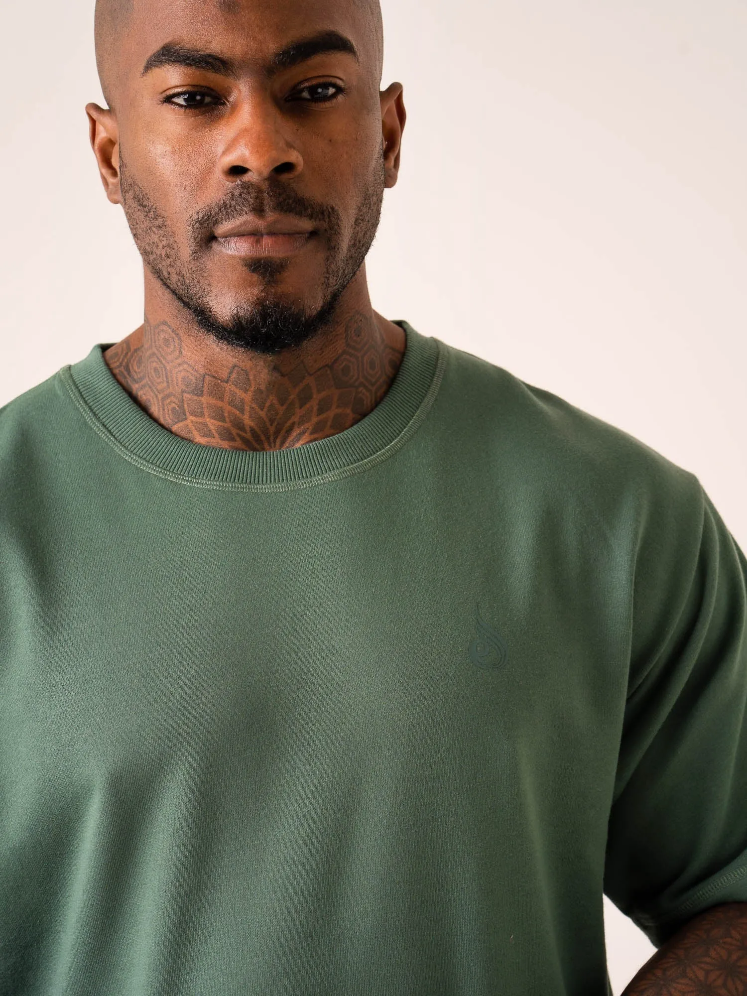Throwback Oversized Fleece T-Shirt - Fern Green fresh look