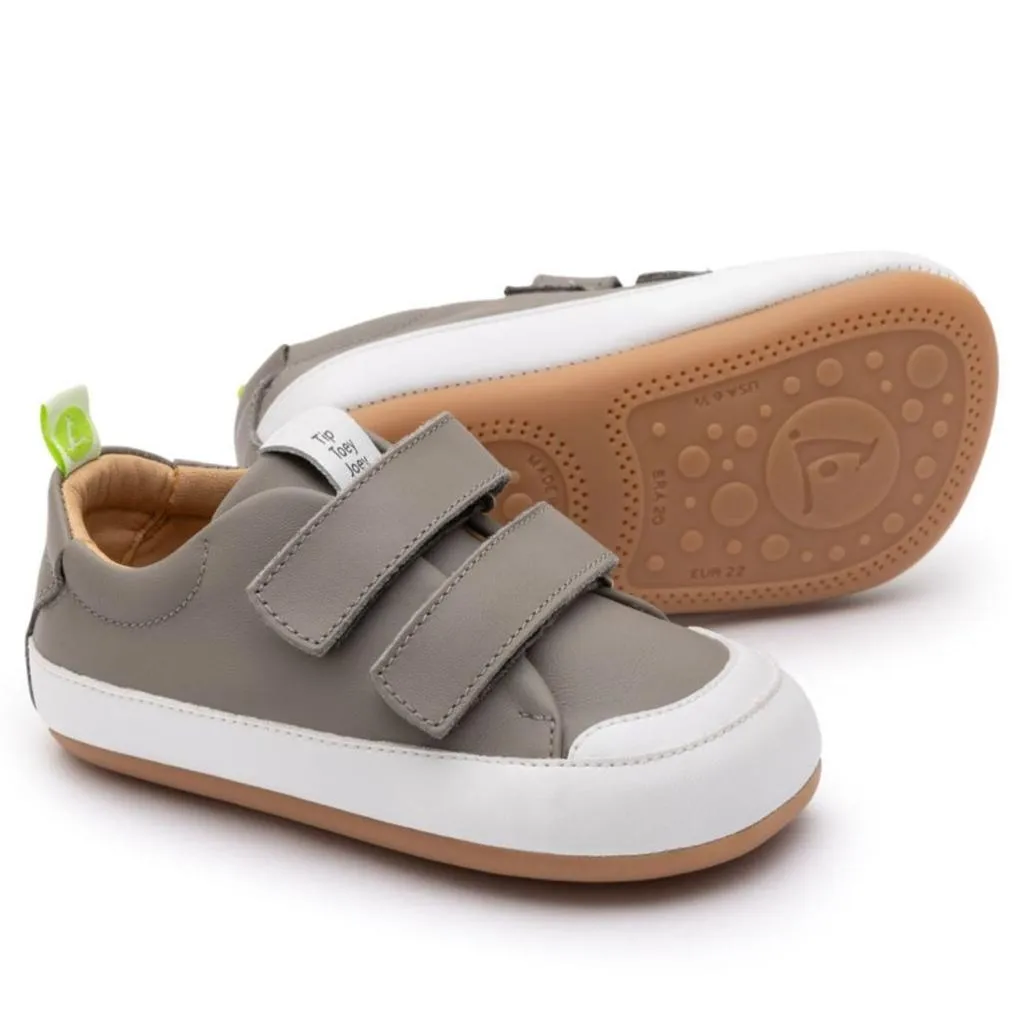 Tip Toey Joey Boy's and Girl's Bossy Sneakers - Aluminum / White soft soul
