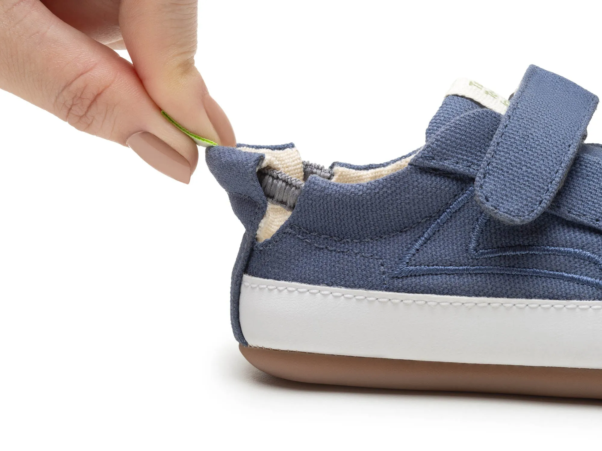 Tip Toey Joey Boy's Bossy Green Sneakers - Lona Azul Klein smooth step