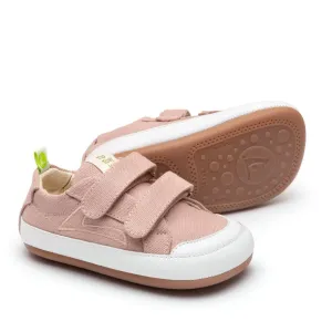 Tip Toey Joey Girl's Bossy Green Sneakers - Lona Rosa Quartzo on train