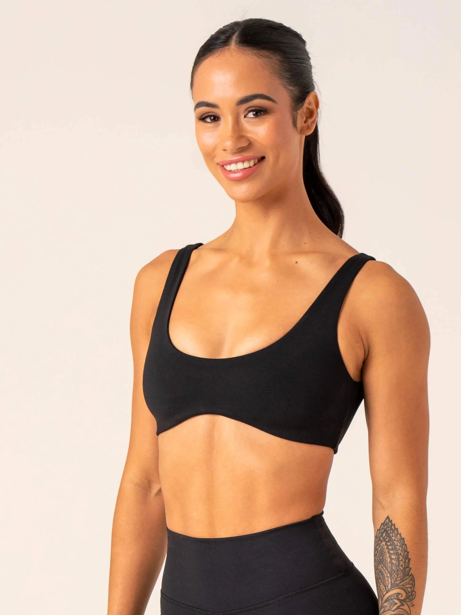 Unstoppable Lounge Bra - Black Shock Cushion