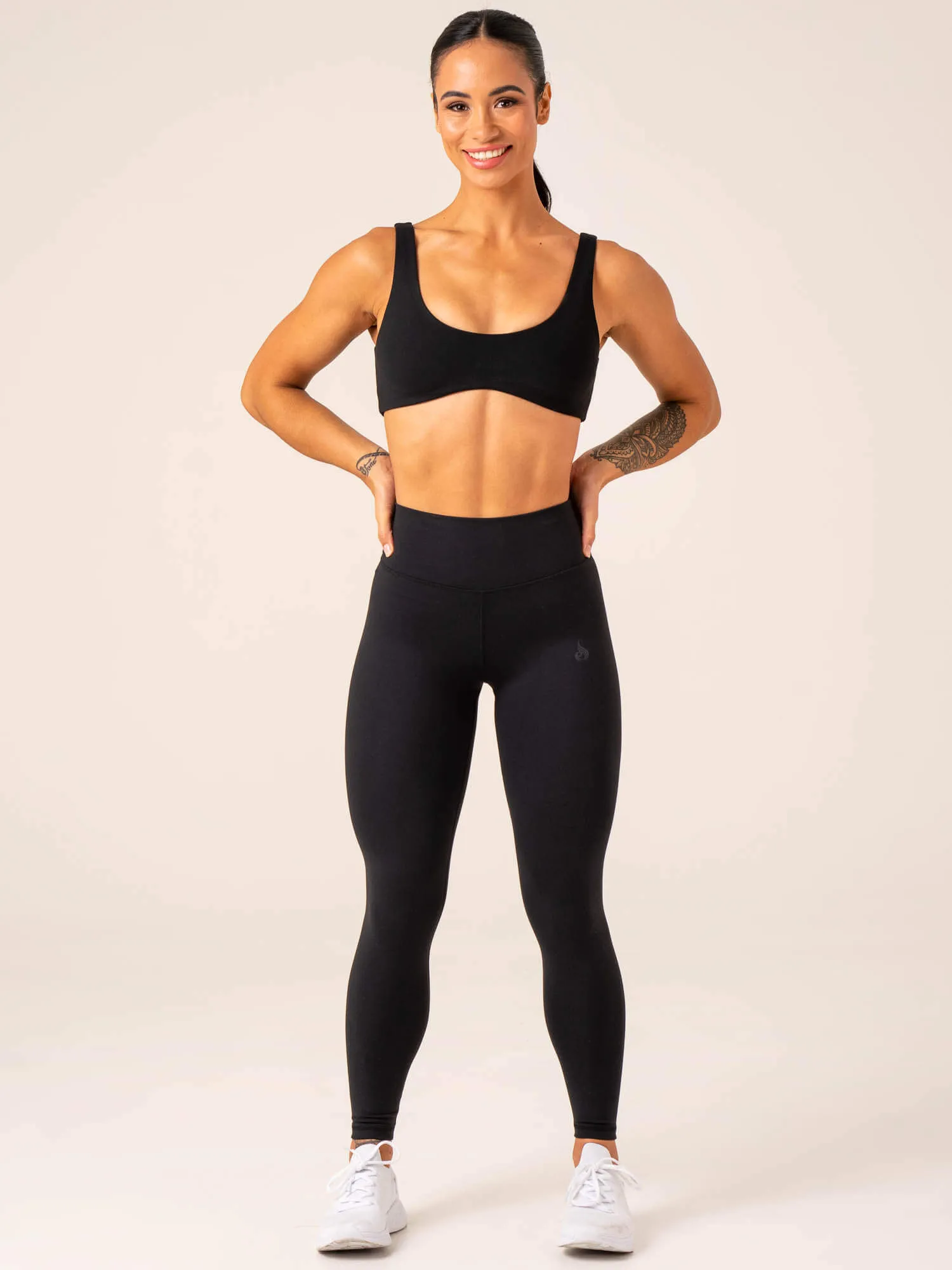 Unstoppable Lounge Bra - Black Stable Coverage
