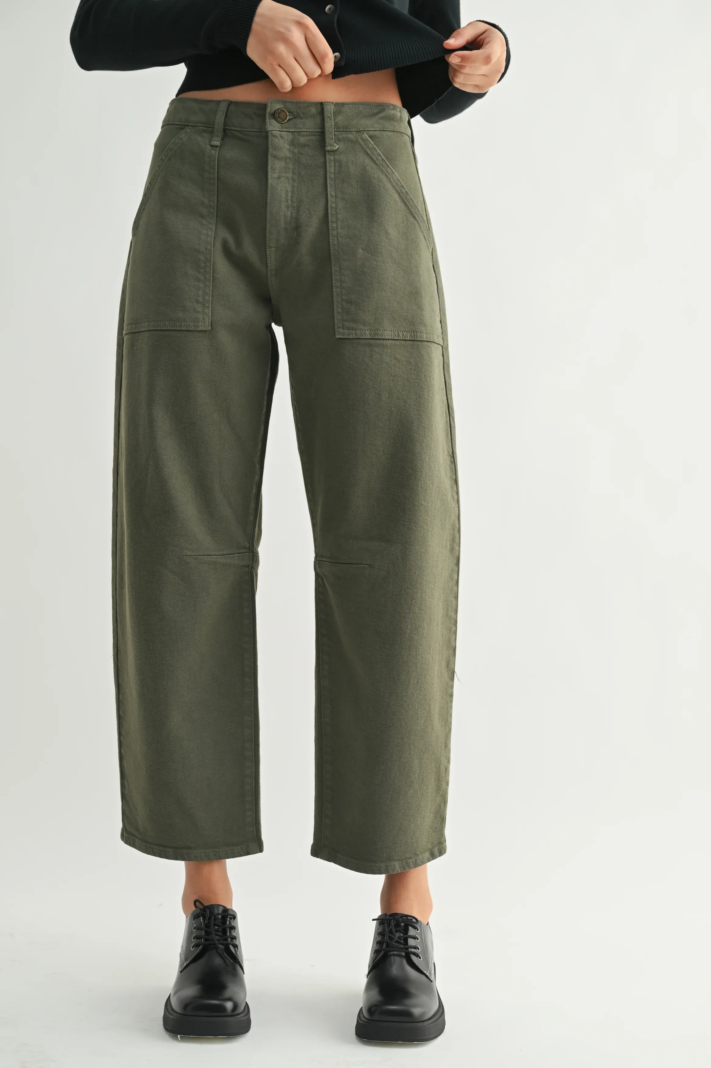 Utility Seamed Barrel Jean casual layering