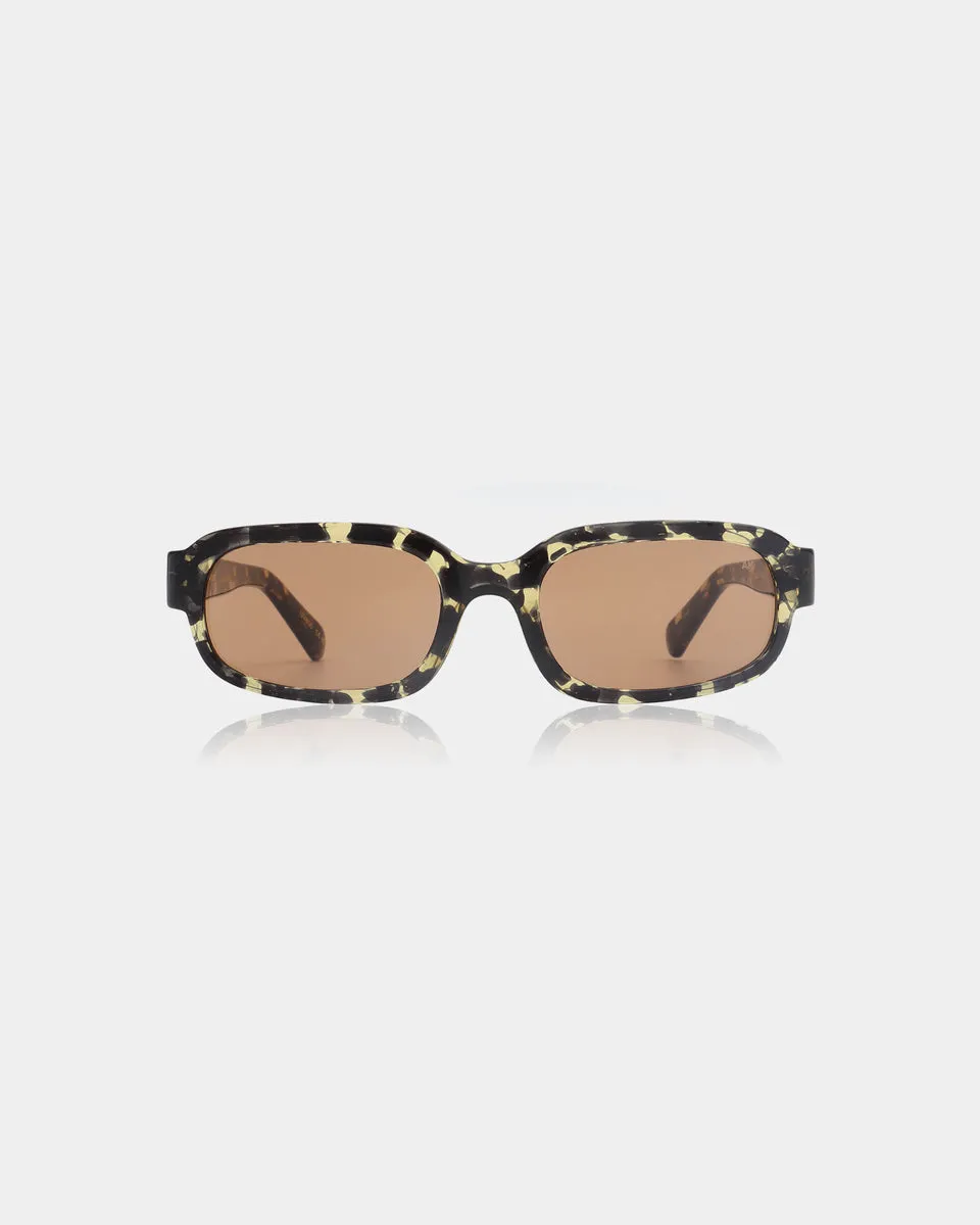 Will Sunglasses in Black/Yellow Tortoise from A. Kjaerbede comfortable wear